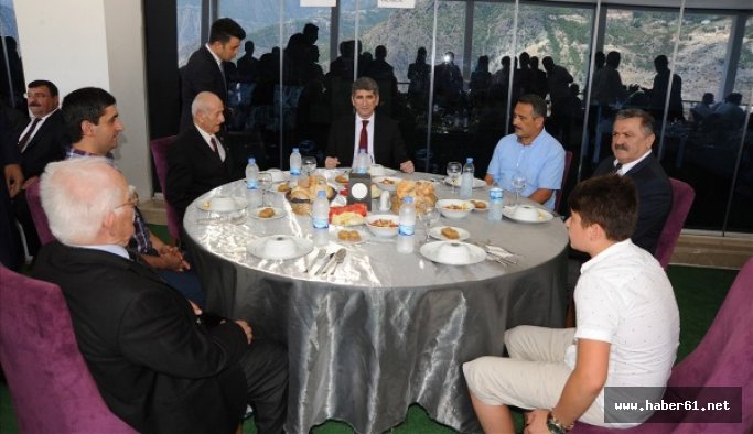 Vali İnce şehit ve gazi aileleriyle buluştu