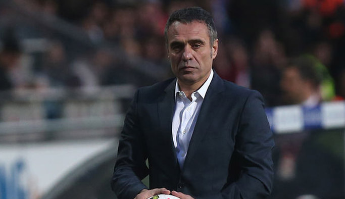 Yanal'ın sağ kanat ve sağ bek formülü