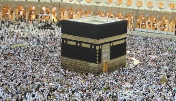 Hac izni olmayan yüzbinler Mekke'ye giremedi