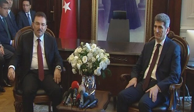 Selami Altınok görevi devretti