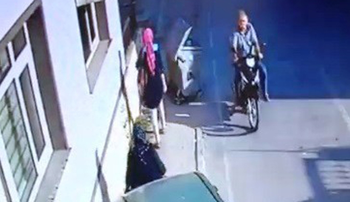 Fren yerine gaza bastı, 2 kadını ezdi