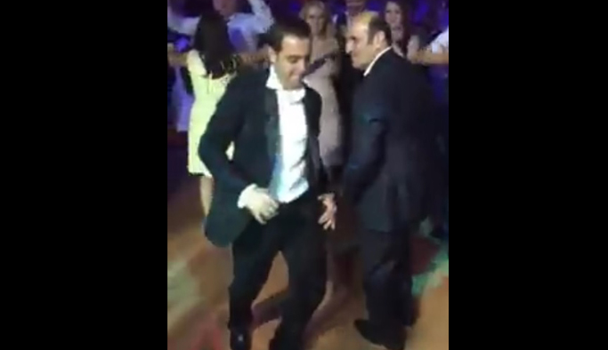 Volkan Canalioğlu'ndan oğlunun düğününde kolbastı şov