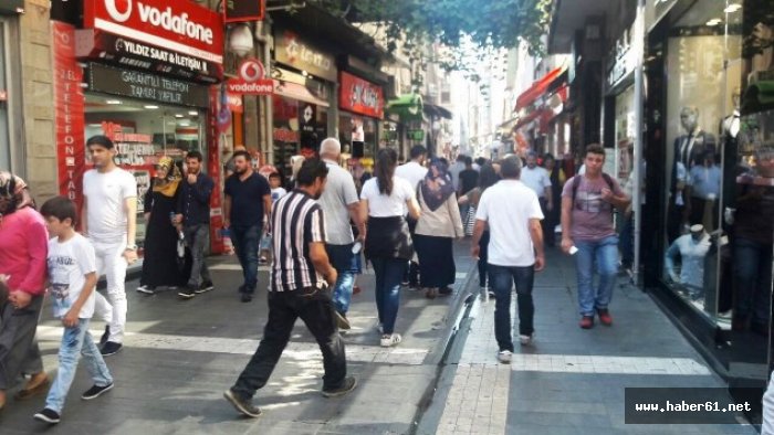 Trabzonlular bayram hazırlığını son güne bıraktı