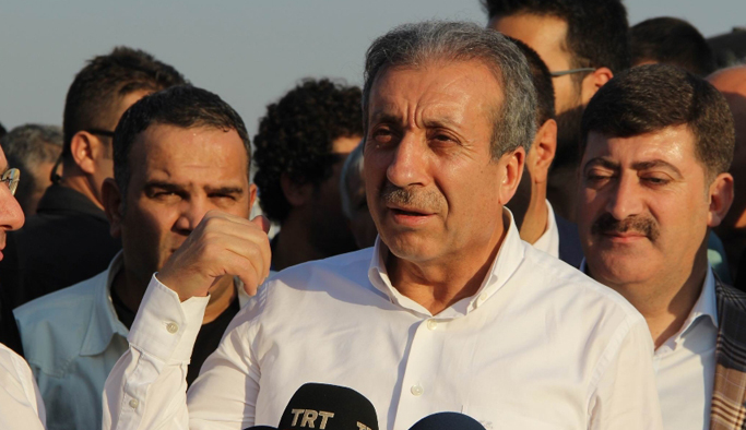 Bomba tuzaklanan aile kabristanını ziyaret etti