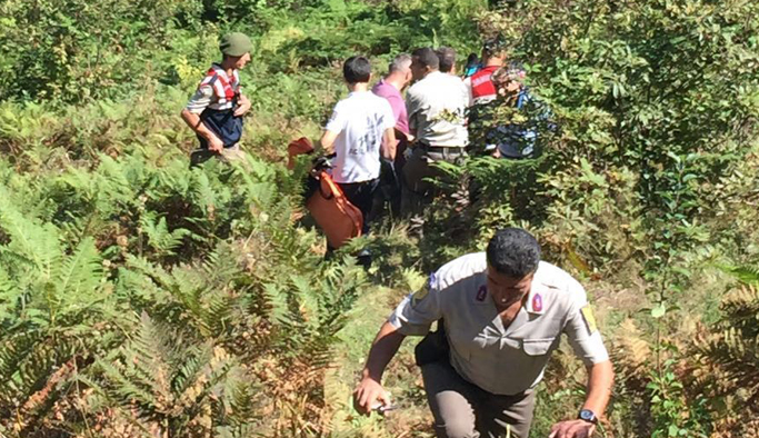 Artvin'de paraşütçüler 100 metreden çakıldı