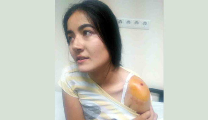 Ordu'da genç kız bahçede otururken...