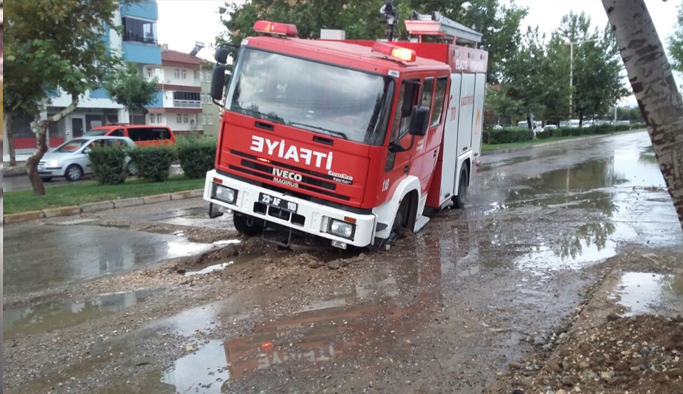 Sağanak yağış bu hale getirdi!