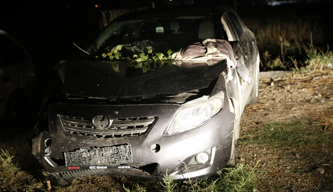 Otomobil piknik yapan aileye çarptı: 2 ölü