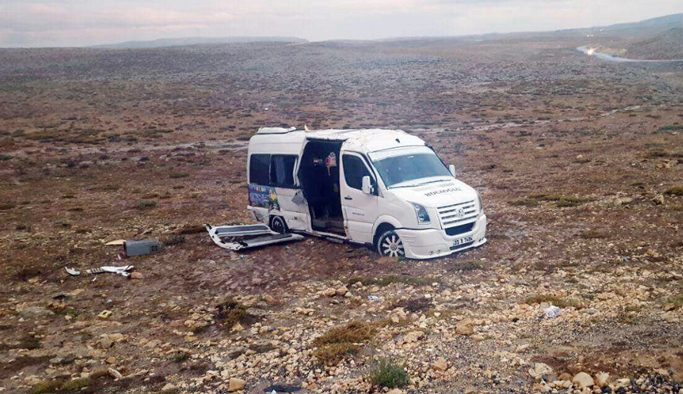 Yağış kaza getirdi: 2 ölü, 22 yaralı