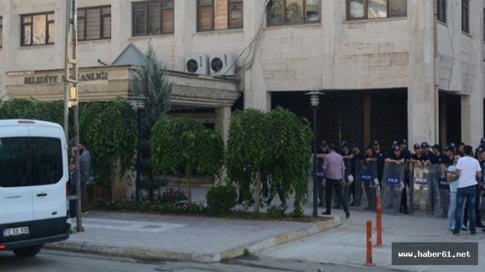 Kayyum atanan belediyeler neler yapmış!