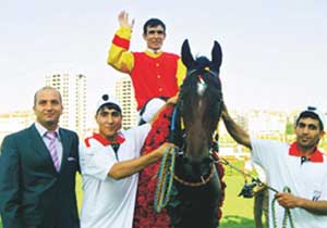 Jokey Gürkan Oker komada!