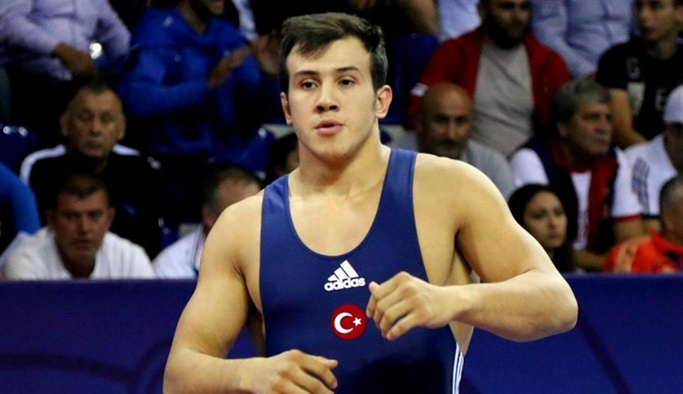 Milli güreşçi, dünya ikincisi oldu