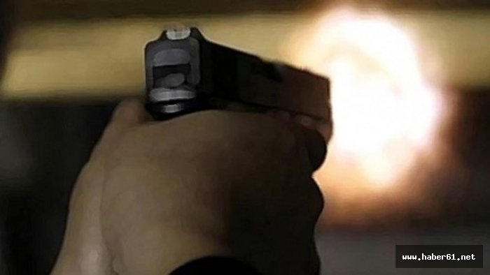 İki üvey kardeşini öldürdü