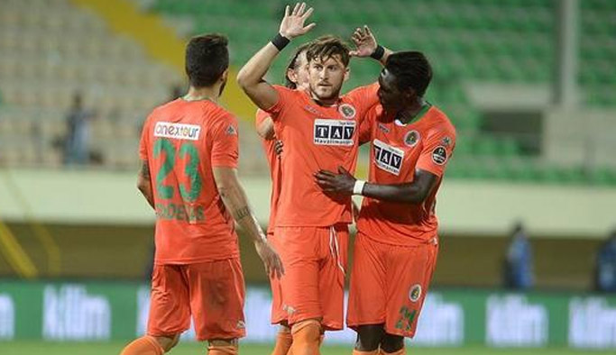 Trabzon'dan giden coşuyor