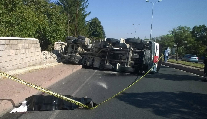 Tamir etmek istediği beton mikserinin altında can verdi - 19 Eylül 2016