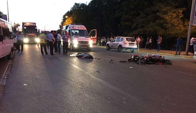 Otomobil motosiklet ile çarpıştı: 1 ölü, 3 yaralı