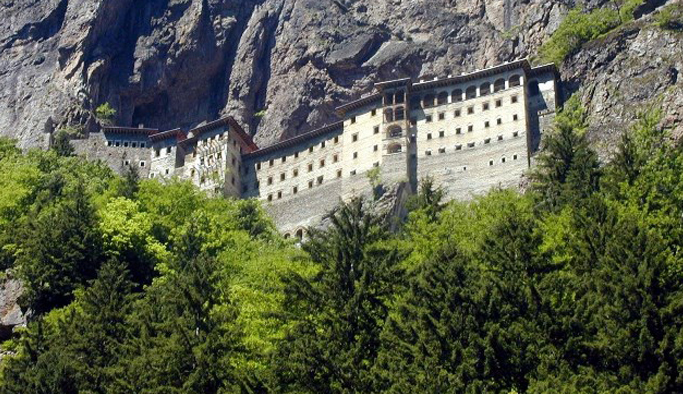 Sümela Manastırı'nda belirsizlik sürüyor