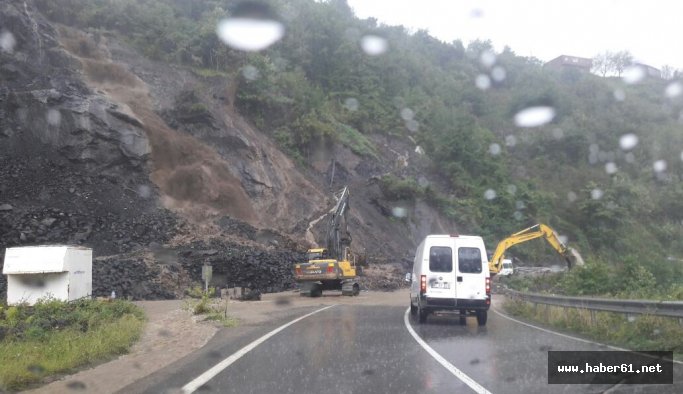 Şalpazarında heyelan oldu