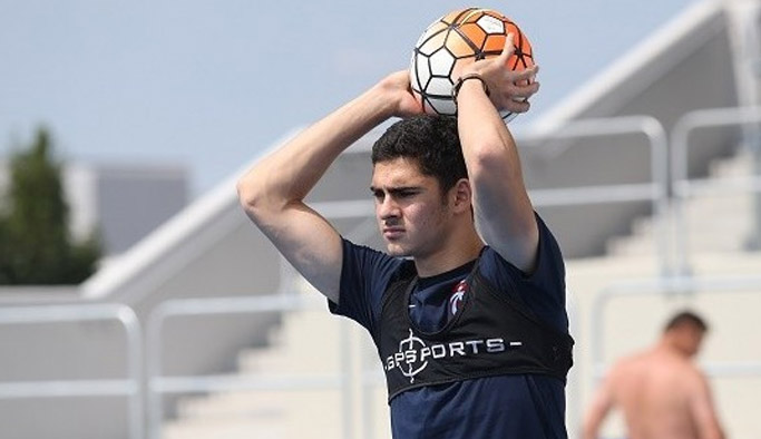 Ramil ilk maçında golünü attı