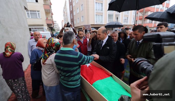 Beşikdüzü sel kayıplarına ağlıyor