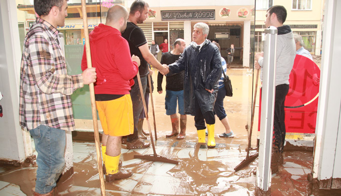 "Beşikdüzü'nde yaralar sarılacak"