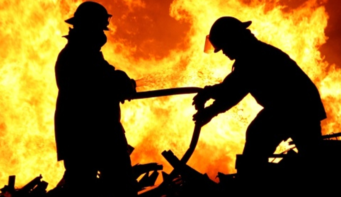 Sürmene'de yangın panik yarattı