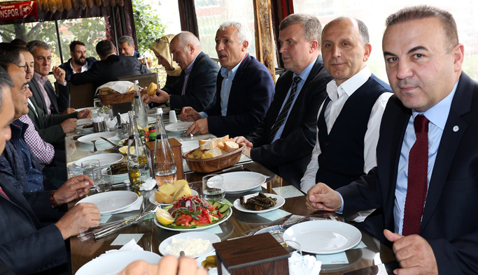 Trabzonspor ve Konyaspor yemekte buluştu