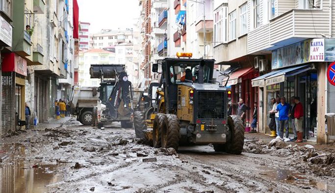 Gümrükçüoğlu: "Beşikdüzü eski haline dönünce işimiz bitmeyecek"