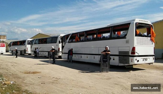 Taraftarlar otoyolda birbirine girdi