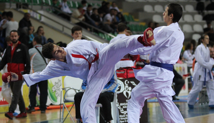 Rize'de Karate şampiyonası sona erdi