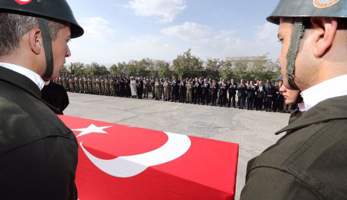 Şırnak şehitlerine tören!