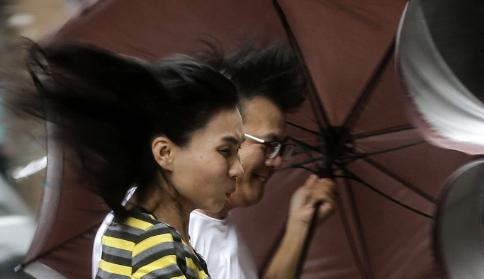 Bir ayda 3. kez tayfun vurdu!