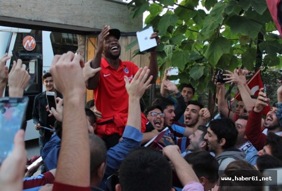 Karabük'te bordo mavi sevgi seli