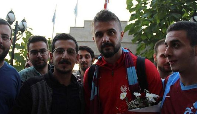 Alkışlar Kaptan Onur'a