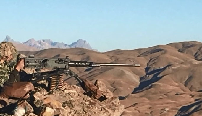 3 terörist öldürüldü, 2 bombalı araç imha edildi