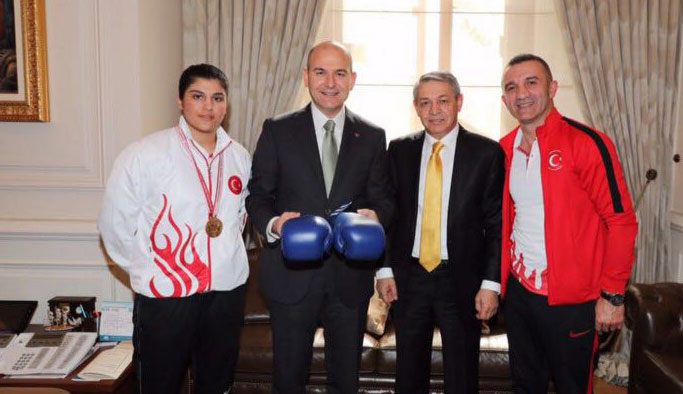 Busenaz'dan Bakan Soylu'ya ziyaret