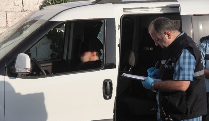 Tabancayla başından vurulmuş halde bulundu