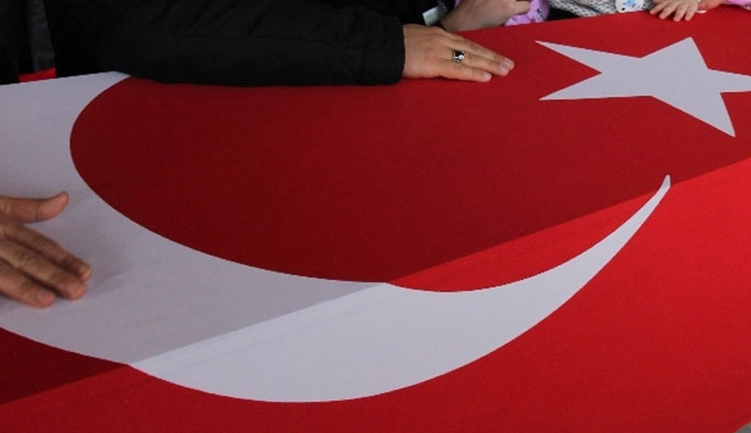 Köy korucusunun evine saldırdılar! Şehit var...