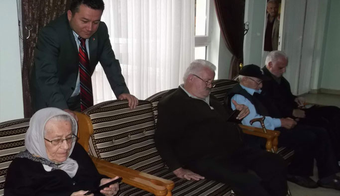 Trabzon'da yaşlılar internet dünyasına adım attılar