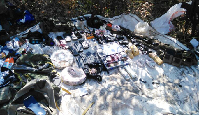 Bir sığınakta cephanelik bulundu