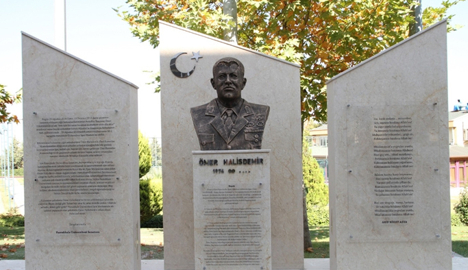 15 Temmuz kahramanın büstü üniversiteye dikildi