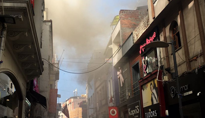 Uzunsokak'ta yangın paniği
