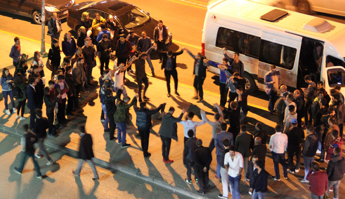 Kaldırımda horona polis engeli