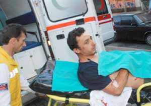 İki grup sokakta birbirine girdi