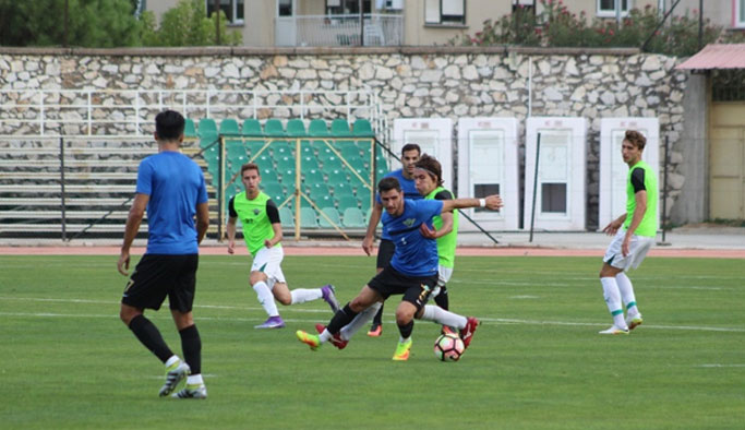 Trabzon'un rakibi Akhisar gençlere fark attı