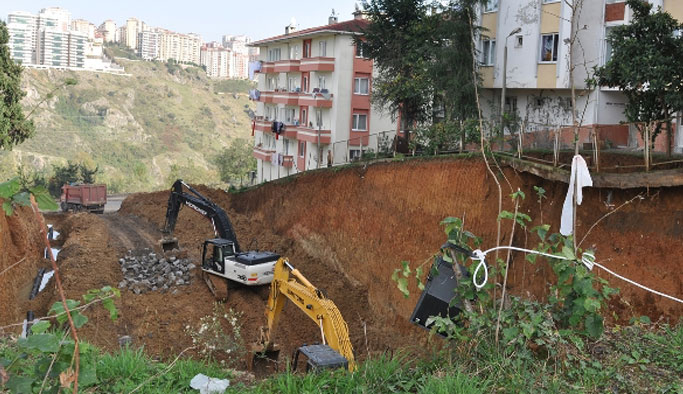 Trabzon'da burada oturanlar evlerine giremiyor!