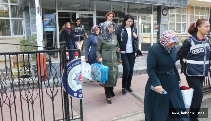 ByLock kullanan 50 öğretmen adliyede