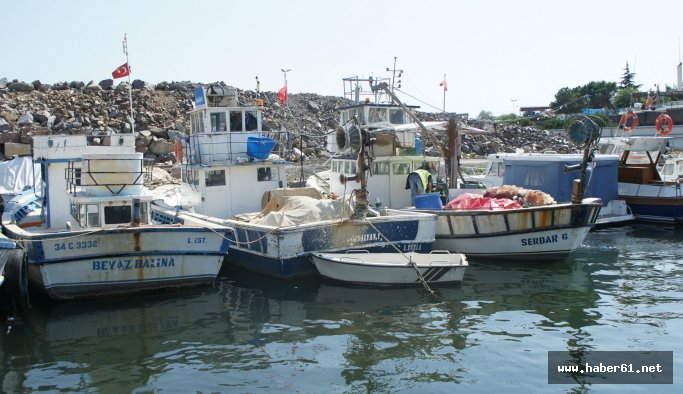 Balıkçı barınağına roketli saldırı