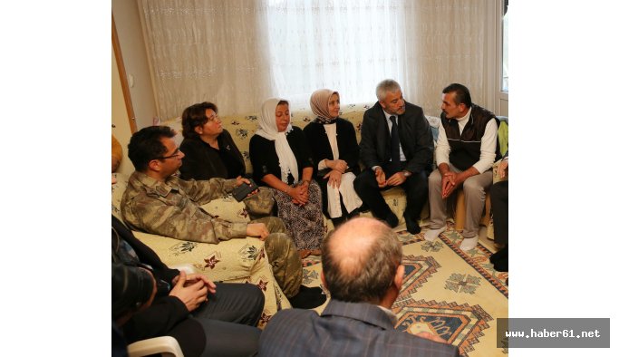 Başkan'dan şehidin ailesine ziyaret