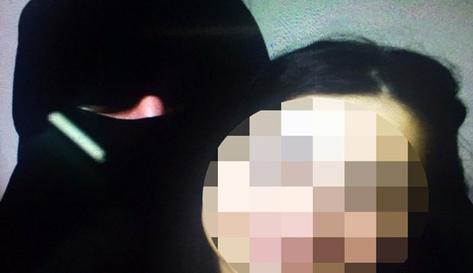 Nişanlısını görmek için çarşaf giyince...